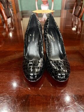 Gianni Bini Black Croc-Embossed Patent Heels